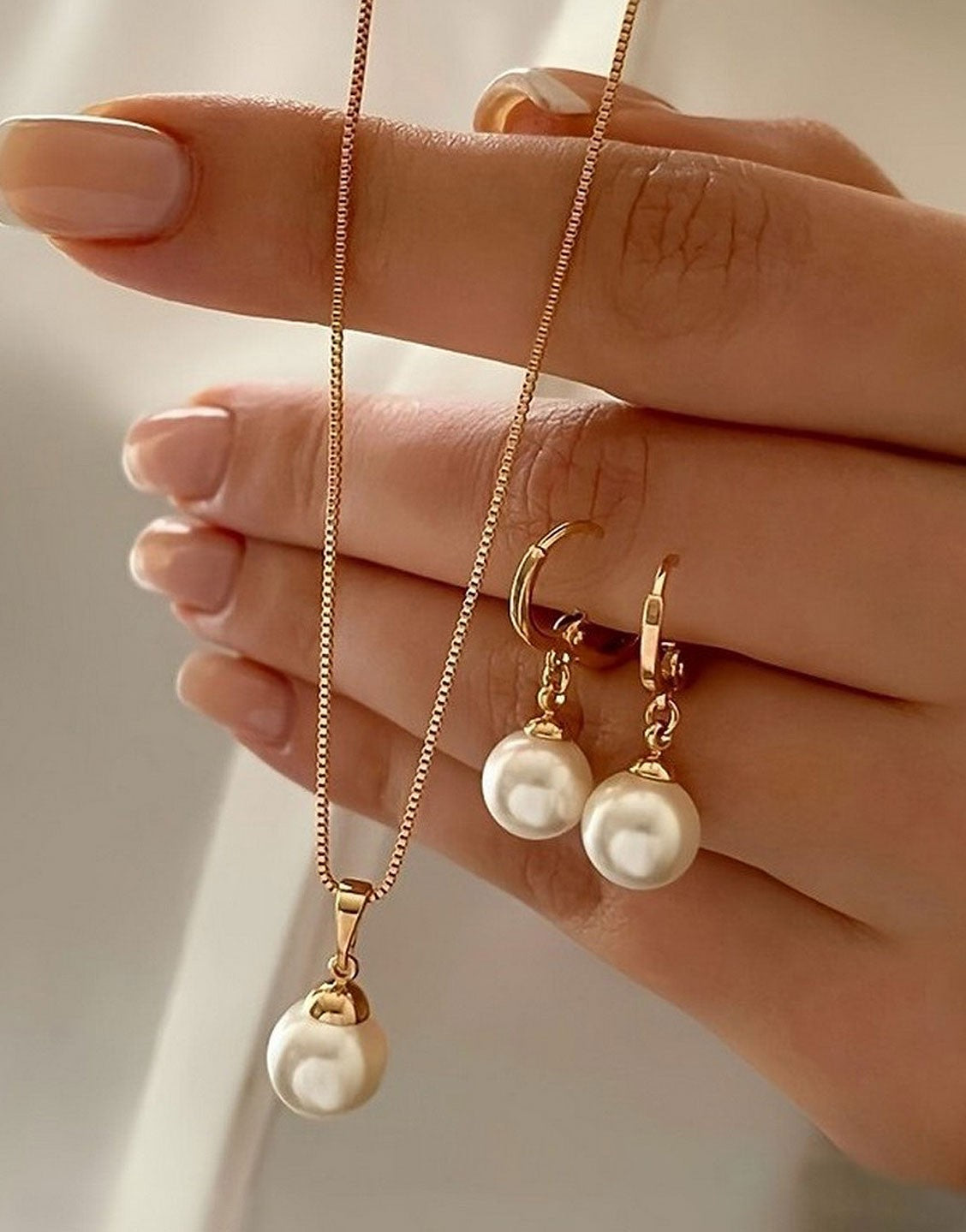 Elegant Fashion Pearl Pendant Necklace with Earrings