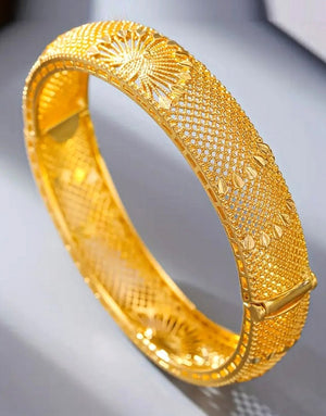 Elegant Gold Plated Peacock Design Openwork Bangle Bracelet