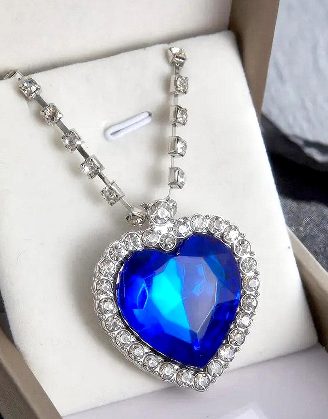 Luxurious Titanic Heart of the Ocean Inspired Blue Stone Necklace for Women