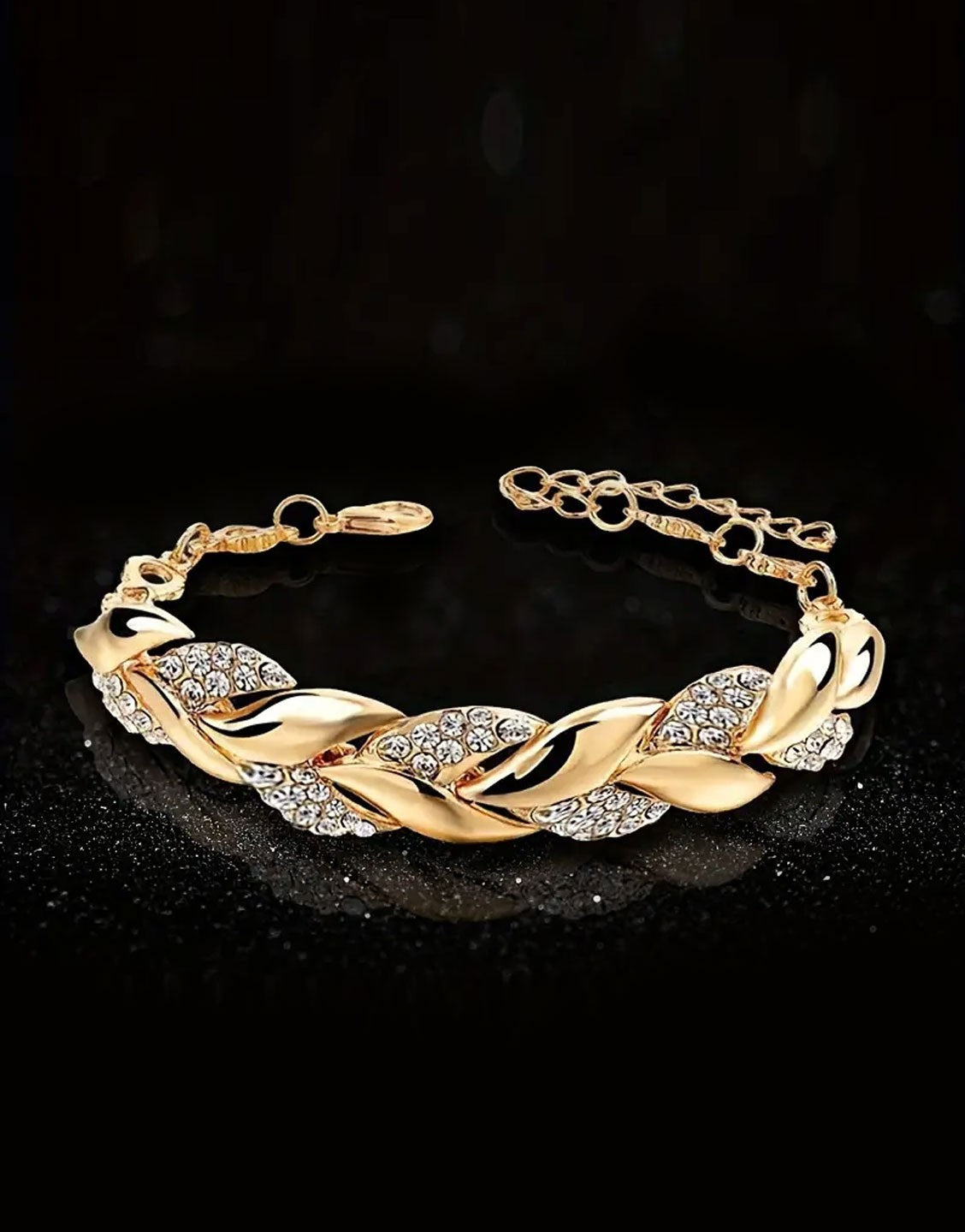 Luxurious Design Golden Trendy Bracelet for Women