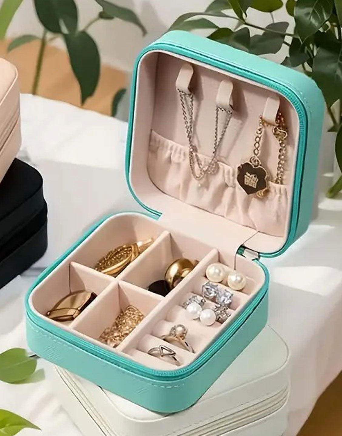 FuninCrea Jewellery Box for Women, Mini PU Leather Travel Jewelry FuninCrea Jewellery Box for Women, Mini PU Leather Travel Jewelry