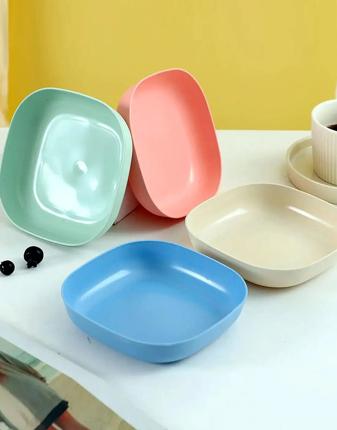 10‑Piece Plastic Reusable Food Plates Set with Stand – Ideal for Snacks and Breakfast