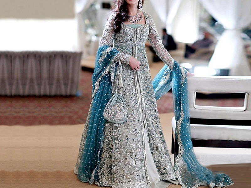 Latest Pakistani Maxi Dress Designs 2024 for Wedding