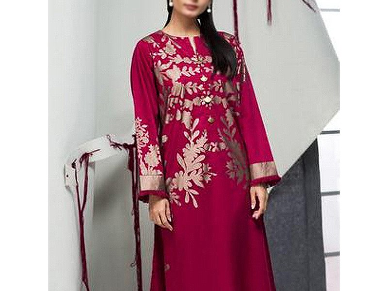 Elegant Embroidered Lawn Suit 2024 with Chiffon Dupatta