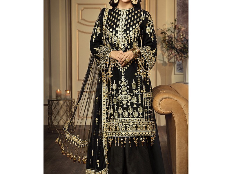 Elegant Sequins Embroidered Lawn Suit 2024 with Diamond Organza Dupatta