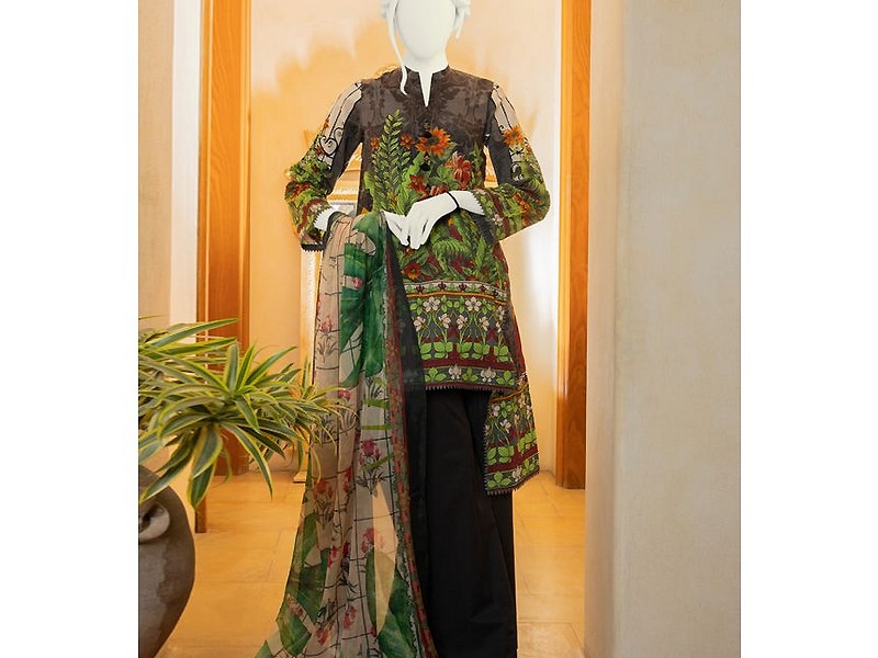 Elegant Embroidered Lawn Suit 2024 with Chiffon Dupatta