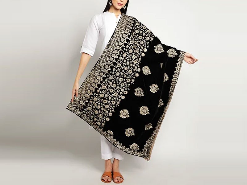 Luxury Bridal Velvet Shawls 2025 in Pakistan