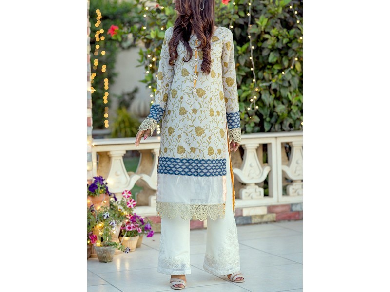 Heavy Embroidered Lawn Dress 2024 with Diamond Organza Dupatta