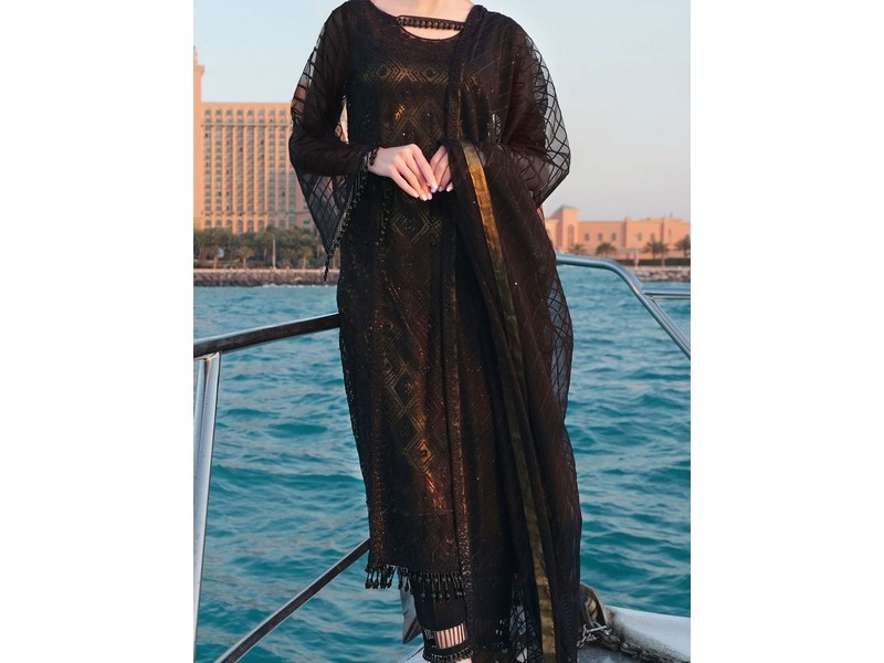 Embroidered Black Chiffon Saree with Inner