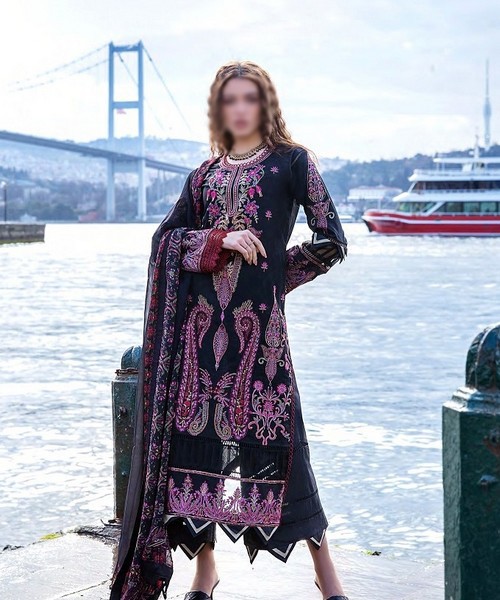 Eshaisha Luxury Embroidered Lawn Collection 2022