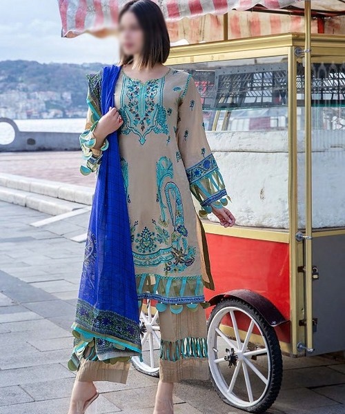Eshaisha Luxury Embroidered Lawn Collection 2022