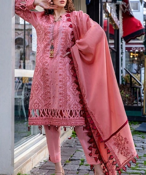 Eshaisha Luxury Embroidered Lawn Collection 2022