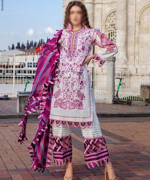 Eshaisha Luxury Embroidered Lawn Collection 2022