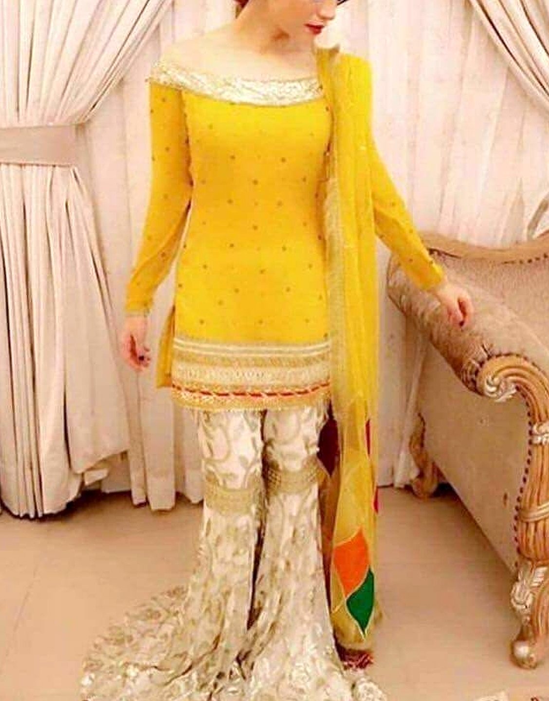 mehndi yellow dress