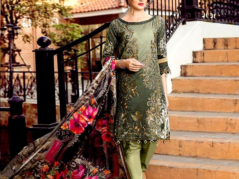 Heavy Front Panel Embroidered Lawn Dress 2022 with Chiffon Dupatta