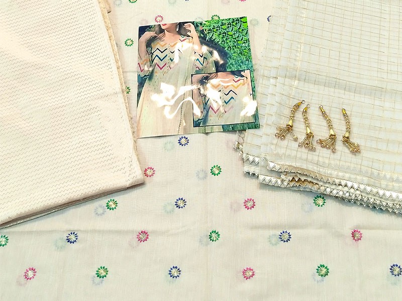 Elegant Embroidered Zigzag Pattern Paper Cotton Dress with Organza Dupatta