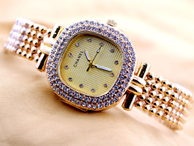 Stylish Stone Studded Bracelet Watch for Women - Yellow Dial