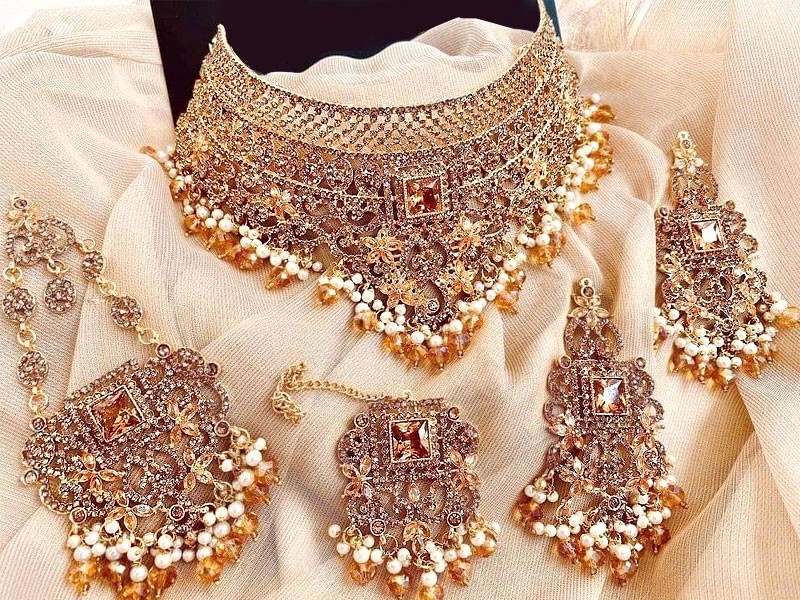 Classic Bridal Collar Choker Necklace Set with Earrings, Jhummar and Tikka