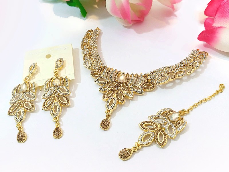 Glamorous White Beads Party Wear Jewellery Set with Earrings & Tikka Price in Pakistan