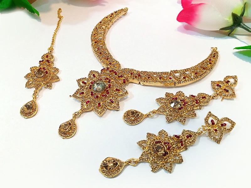 Elegant Party Wear Jewellery Set with Drop Earrings & Tikka
