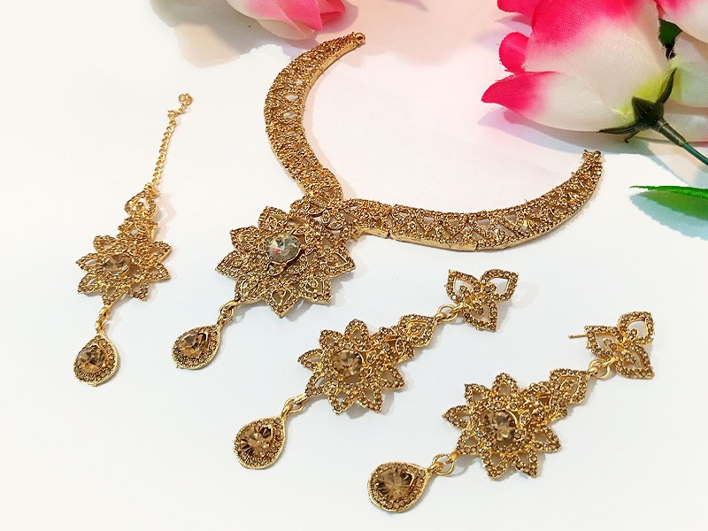 Elegant Party Wear Jewellery Set with Drop Earrings & Tikka