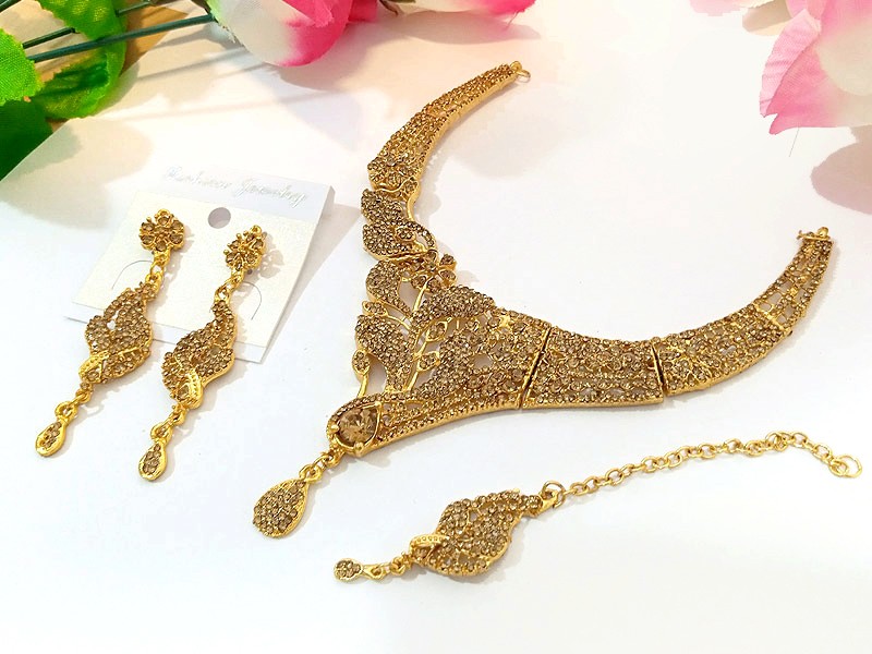 Artificial Party Wear Jewelry Set with Drop Earrings & Tikka