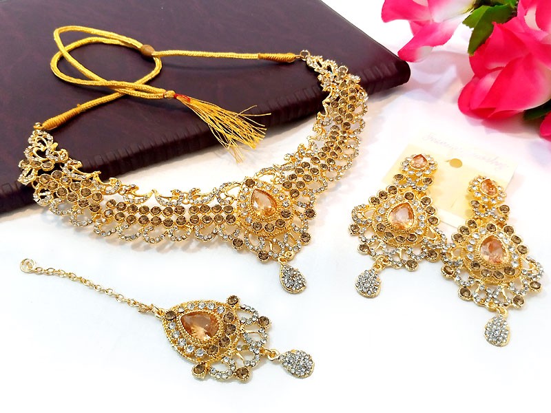 Elegant Party Wear Jewelry Set with Drop Earrings & Maang Tikka
