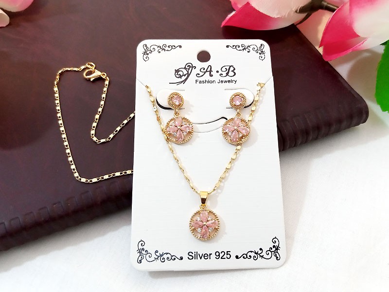 Glittering Fashion Necklace Jewelry Set with Earrings