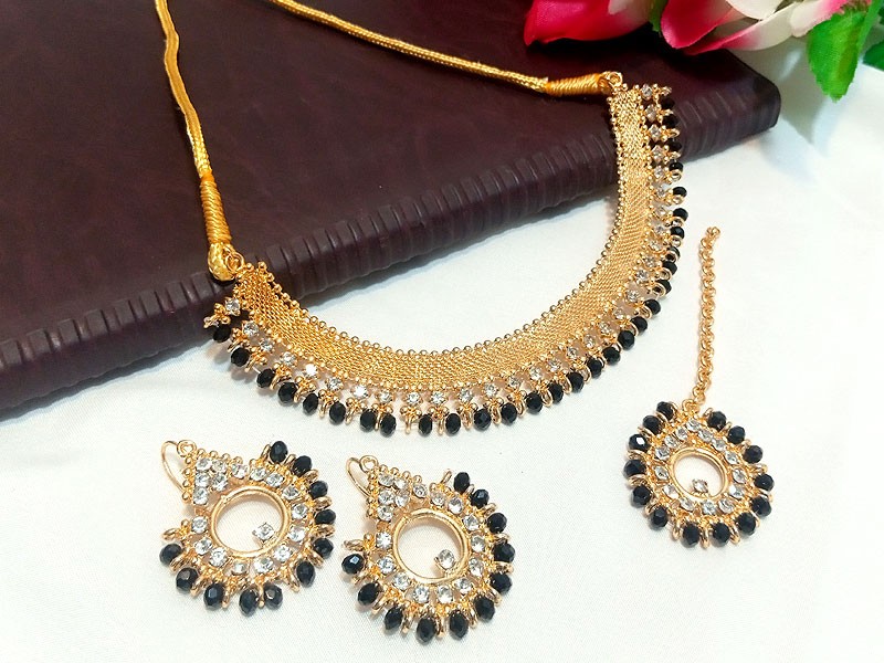 Adorable Party Wear Jewelry Set with Drop Earrings & Maang Tikka Price in Pakistan