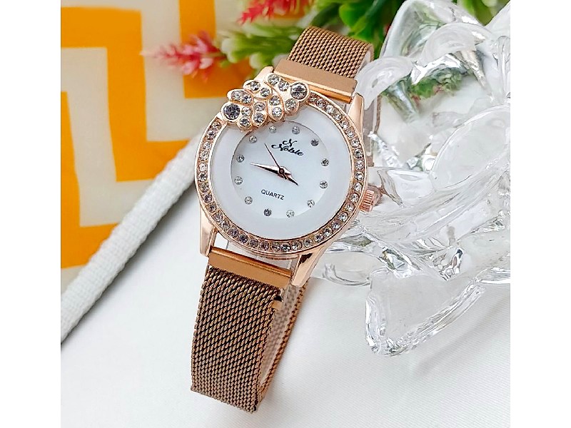 Noble Leaf Magnet Chain Fashion Watch for Ladies