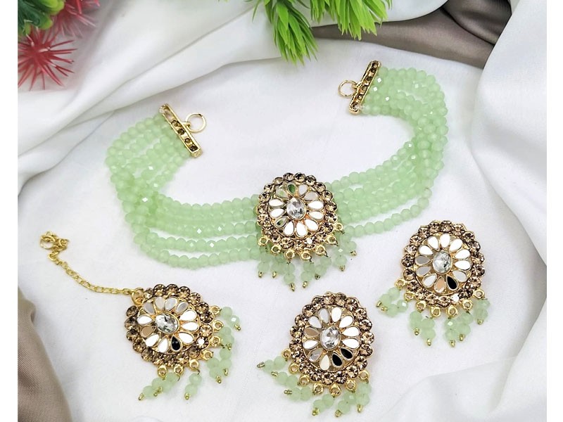 Adorable Bridal Collar Choker Necklace Set with Earrings, Jhoomar & Maang Teeka Price in Pakistan