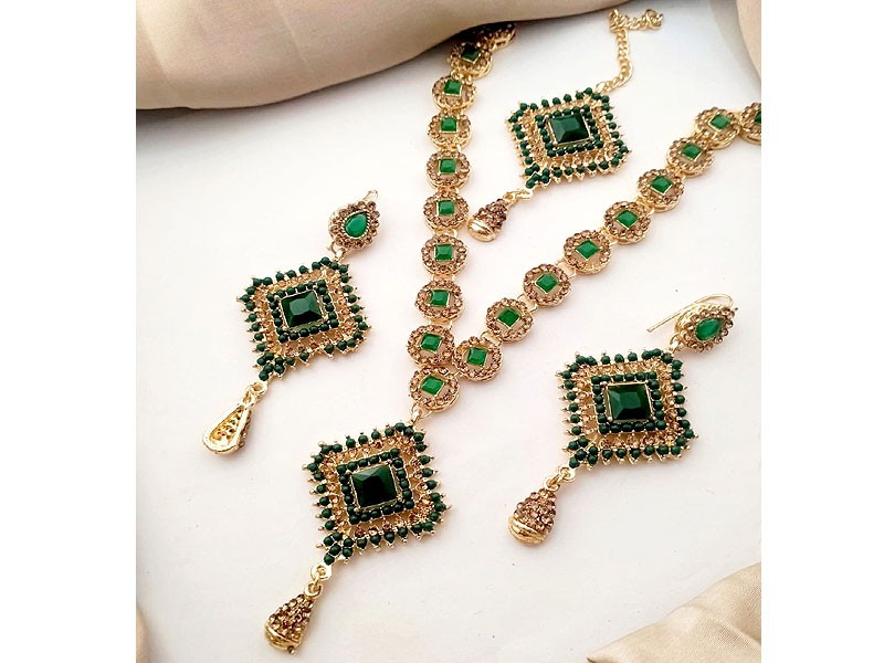 Heavy Bridal Necklace Set with Earrings, Jhumar and Tikka Price in Pakistan