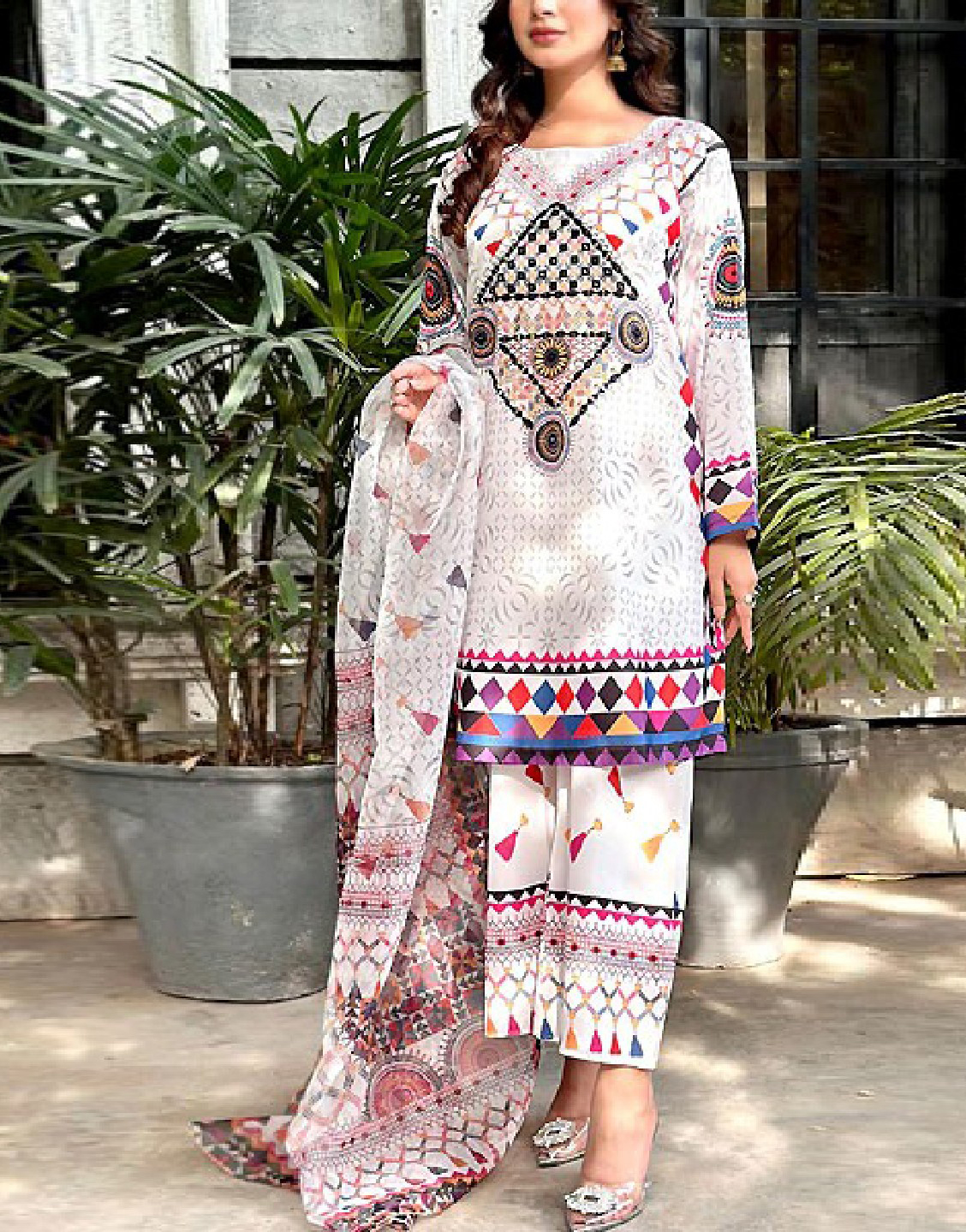 Embroidered Linen Suit with Chiffon Dupatta Price in Pakistan