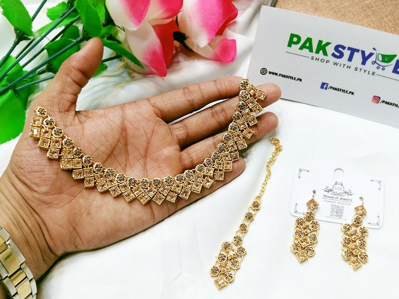 Adorable Necklace Jewelry Set with Earrings & Tikka