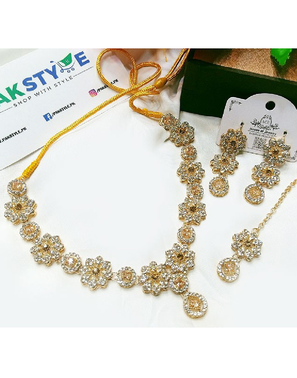 Elegant fashion jewellery shop