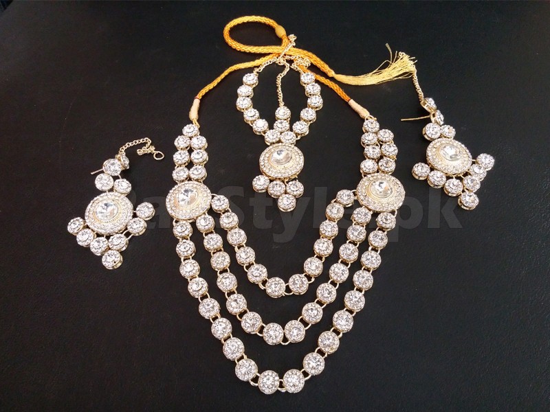 Golden Jewellery Set with Matha Patti Price in Pakistan (M007994 ...
