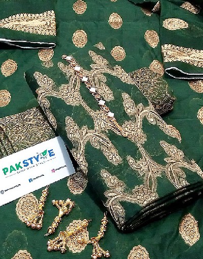 25+ Banarasi Suit Neck Design: Specially For Banarasi Lovers - The Aamnaa