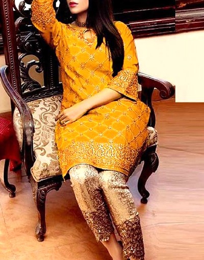 Luxury Embroidered Fancy Cotton Lawn Dress 2023 with Embroidered Bamber Chiffon Dupatta Price in Pakistan