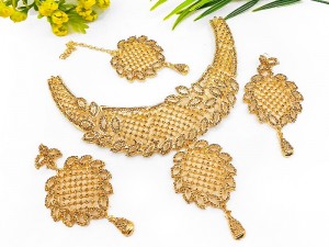 Gorgeous Party Wear Jewelry Set with Earrings & Tikka Price in Pakistan