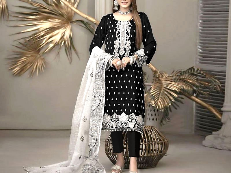 Heavy Embroidered Black Lawn Dress 2024 with Embroidered Organza Dupatta Price in Pakistan