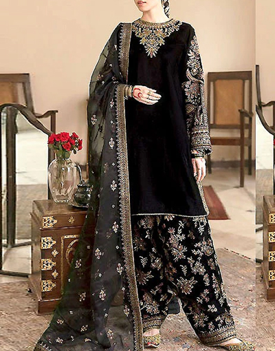 Luxury Embroidered Black Velvet Wedding Dress 2023 Price in Pakistan