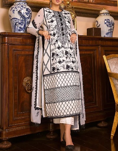 Heavy Embroidered Formal Net Wedding Dress 2023 Price in Pakistan