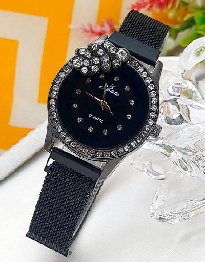 Noble Leaf Magnet Chain Fashion Watch for Ladies - Black Price in Pakistan