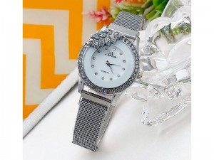 Noble Leaf Magnet Chain Fashion Watch for Ladies - Silver Price in Pakistan