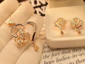 Elegant Heart Shape Necklace Set for Girls Price in Pakistan