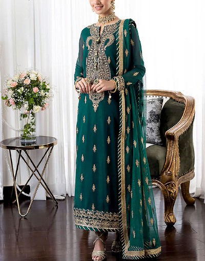 Embroidered Chiffon Wedding Dress 2024 with Embroidered Net Dupatta Price in Pakistan