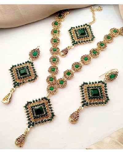 Elegant Fashion Jewelry Set with Earrings & Tikka Price in Pakistan