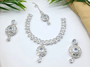 Elegant Silver Jewelry Set with Earrings & Tikka